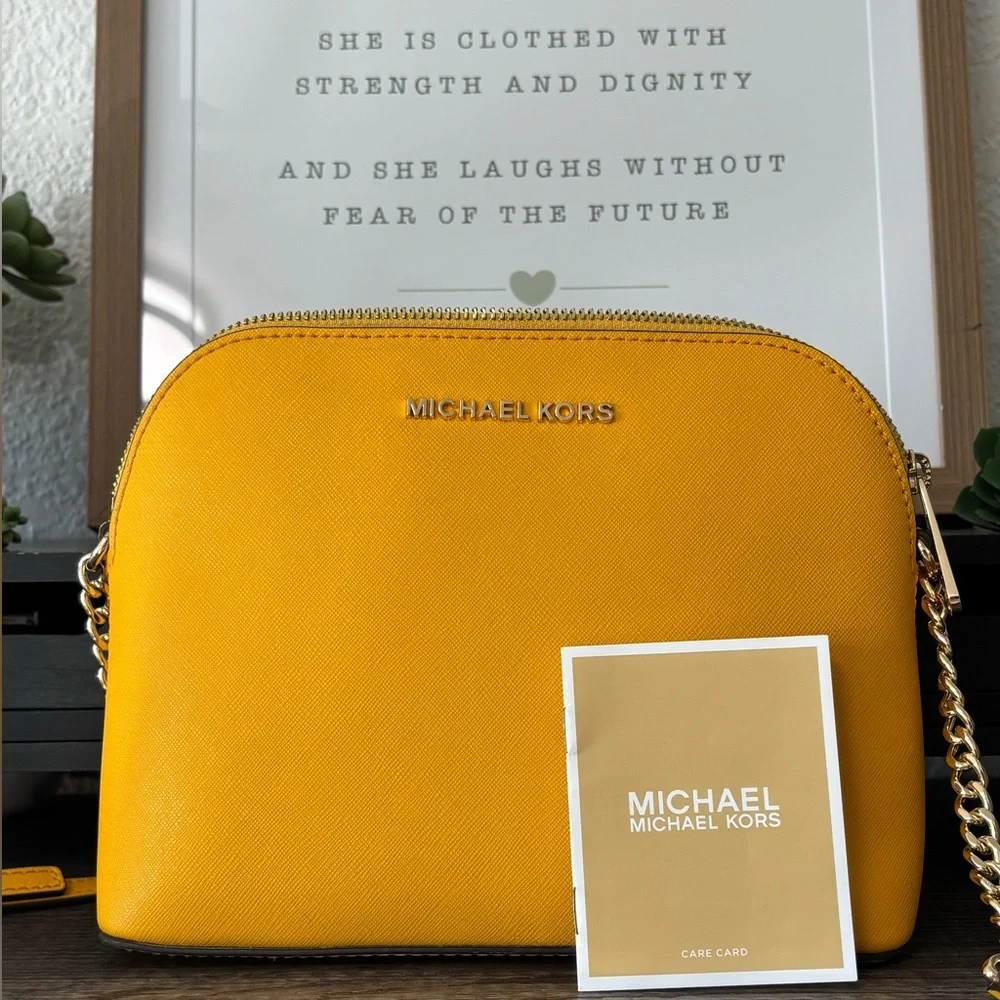 Michael Kors Cindy Large Dome Crossbody - Picture 2 of 11
